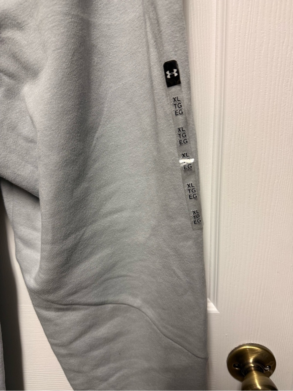 Outfit- Under Armour- Light Gray - Picture 9 of 9